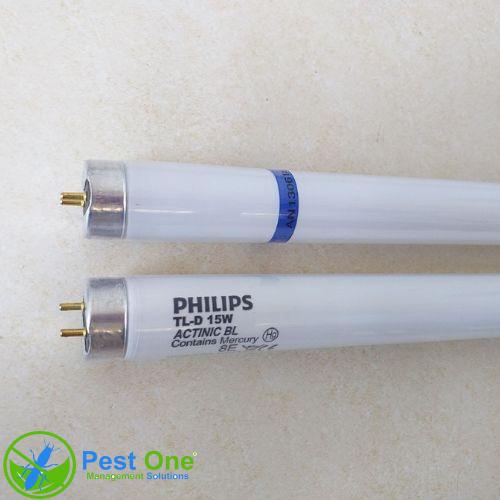 Bong-den-con-trung-chong-vo-vien-xanh-Philips-15w-–-45cm