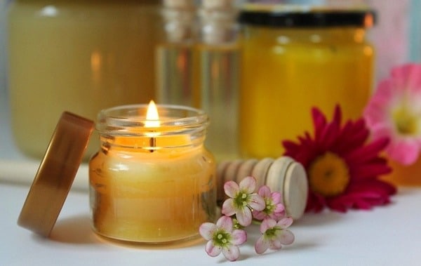 Dùng nến thơm đuổi muỗi tại nhà